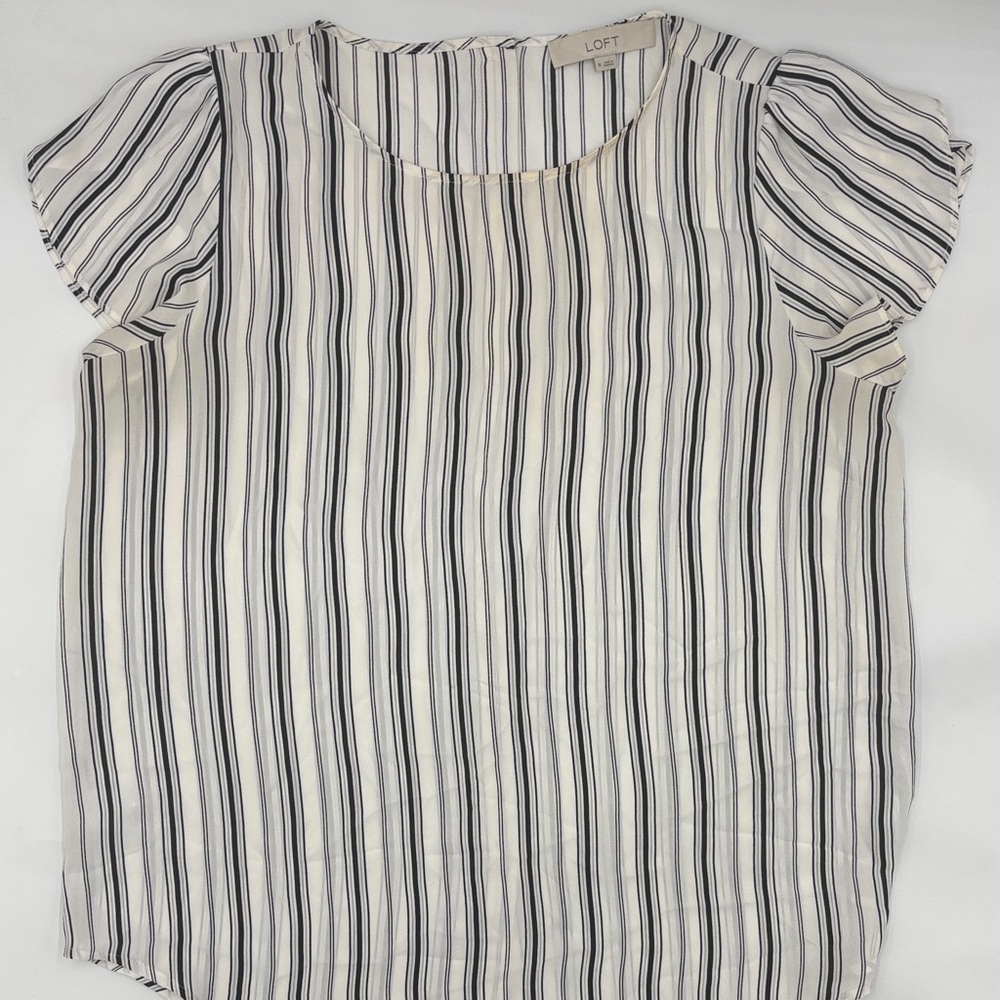 Loft Button-Down Back Short Sleeve Blouse